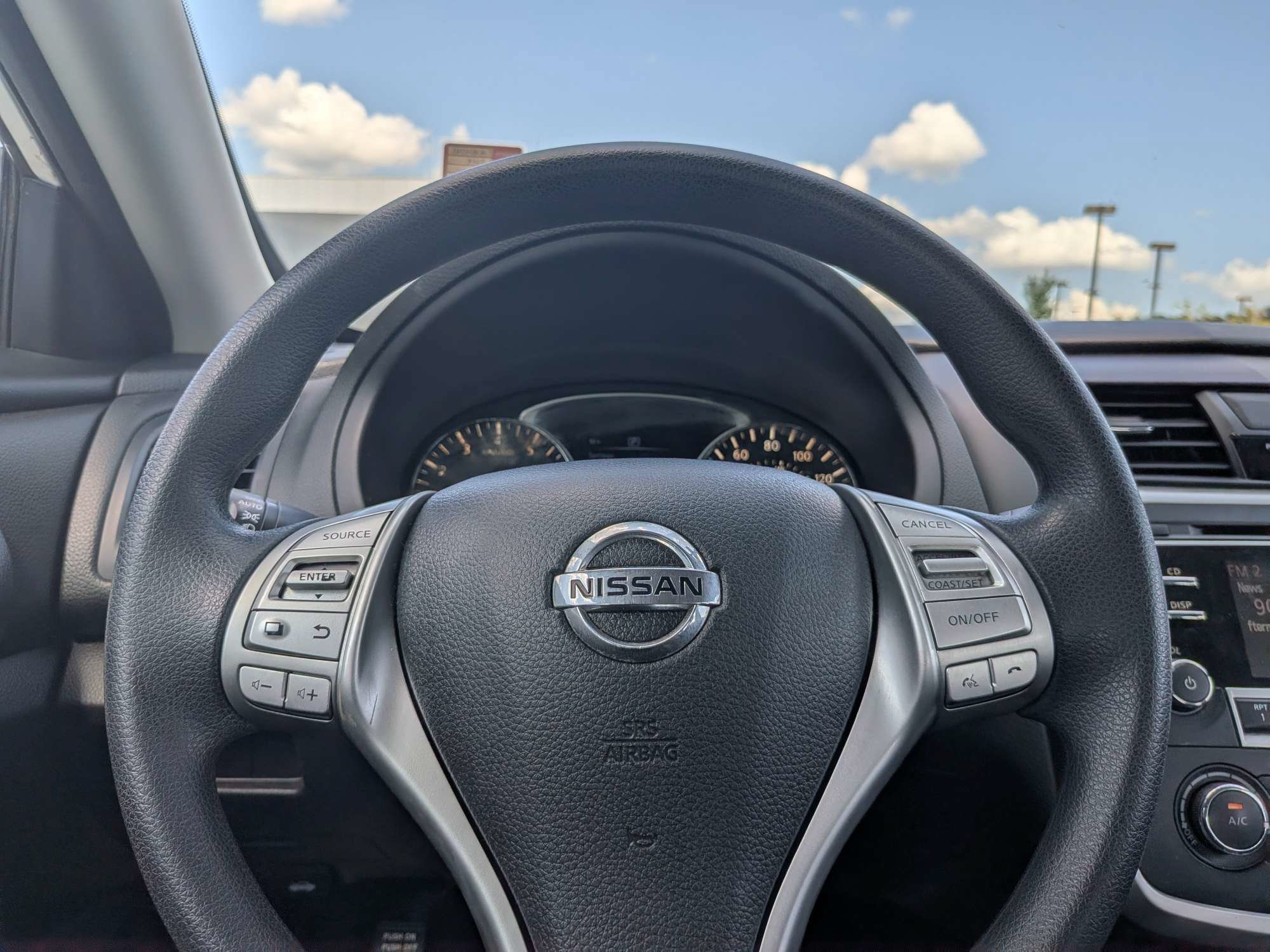 Used 2018 White Nissan 2.5 S image 23