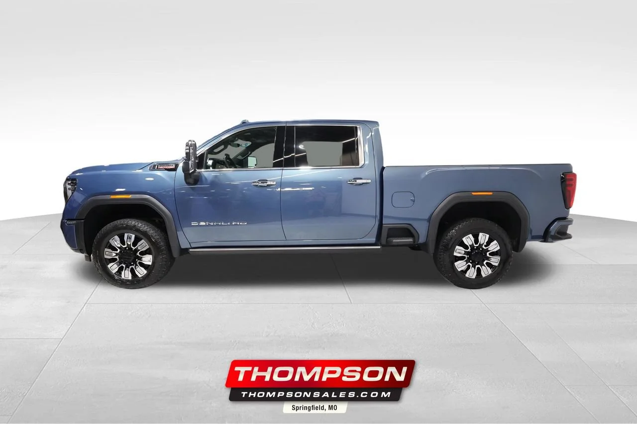2024 GMC Sierra 4WD Crew Cab Standard Box Denali's photo