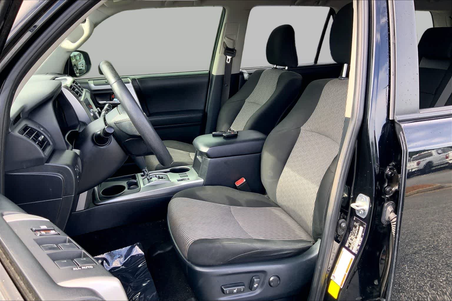 Used 2022 Midnight Black Metallic Toyota SR5 image 8