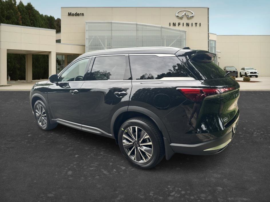 New 2027 MINERAL BLACK INFINITI LUXE image 8