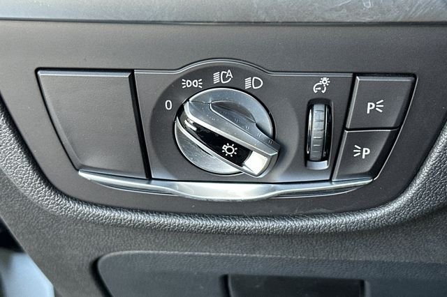 Used 2023 White BMW xDrive30i image 34