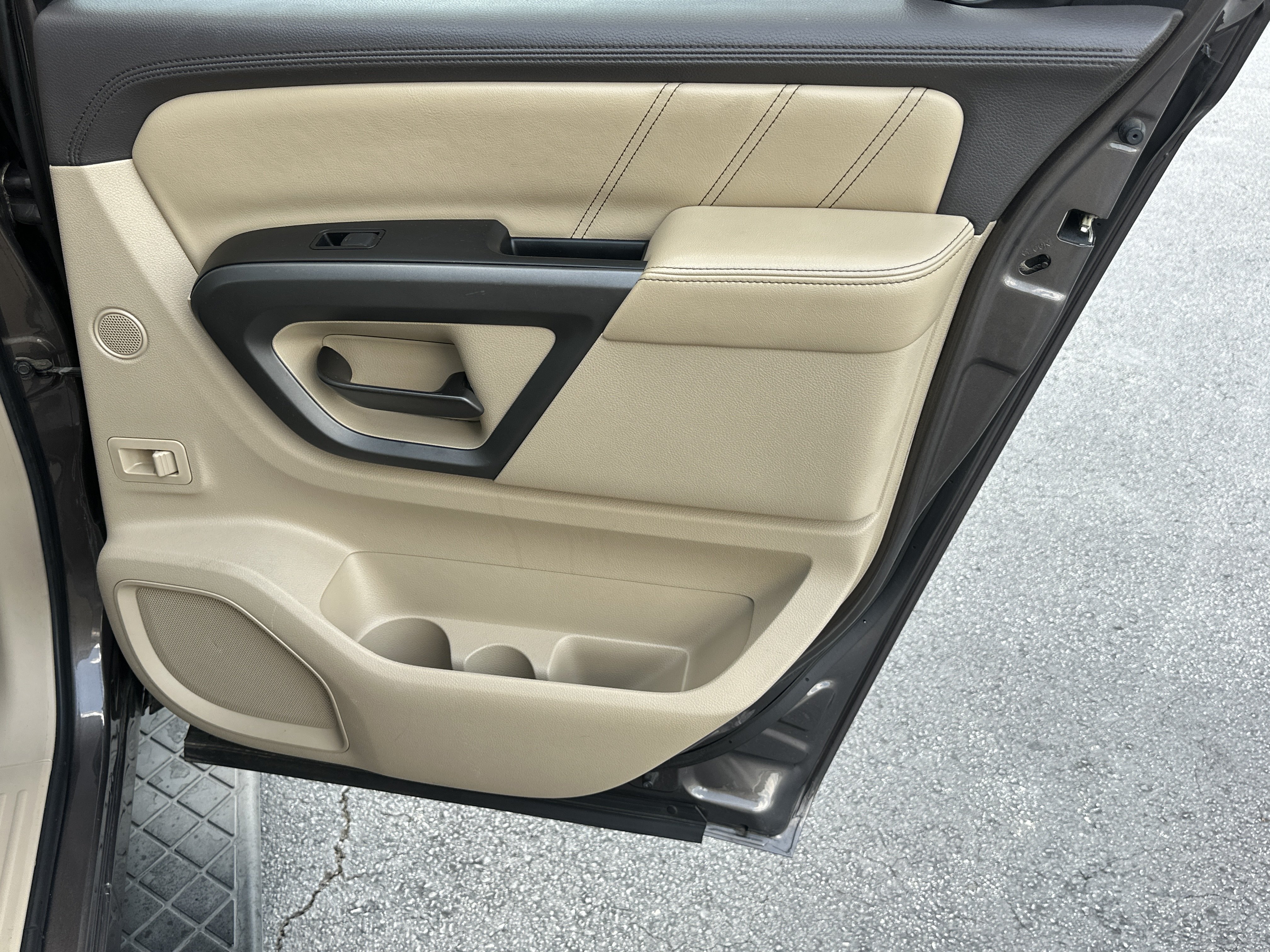 Used 2015 Java Metallic Nissan Platinum image 17