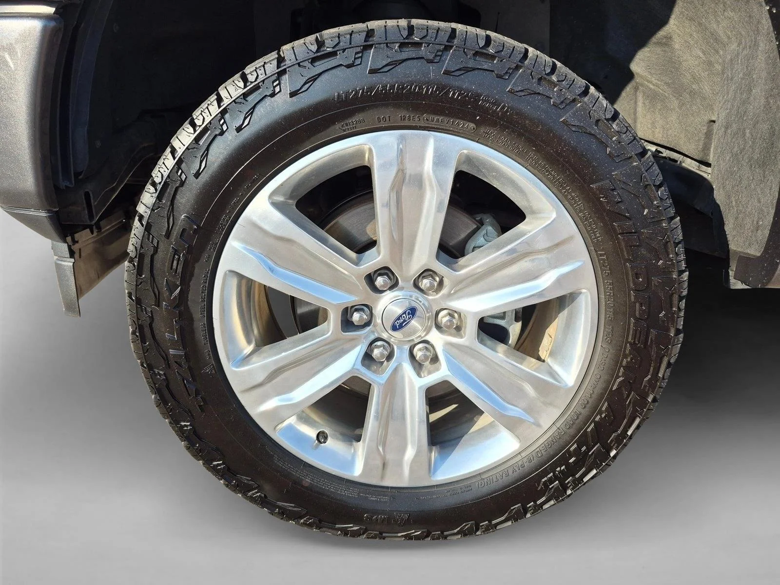 Certified Used 2018 Magnetic Metallic Ford Platinum image 23