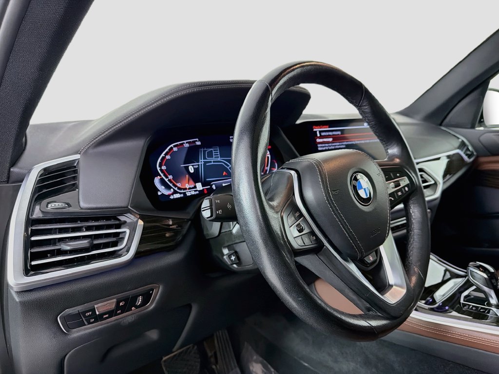 Used 2023 White BMW sDrive40i image 9