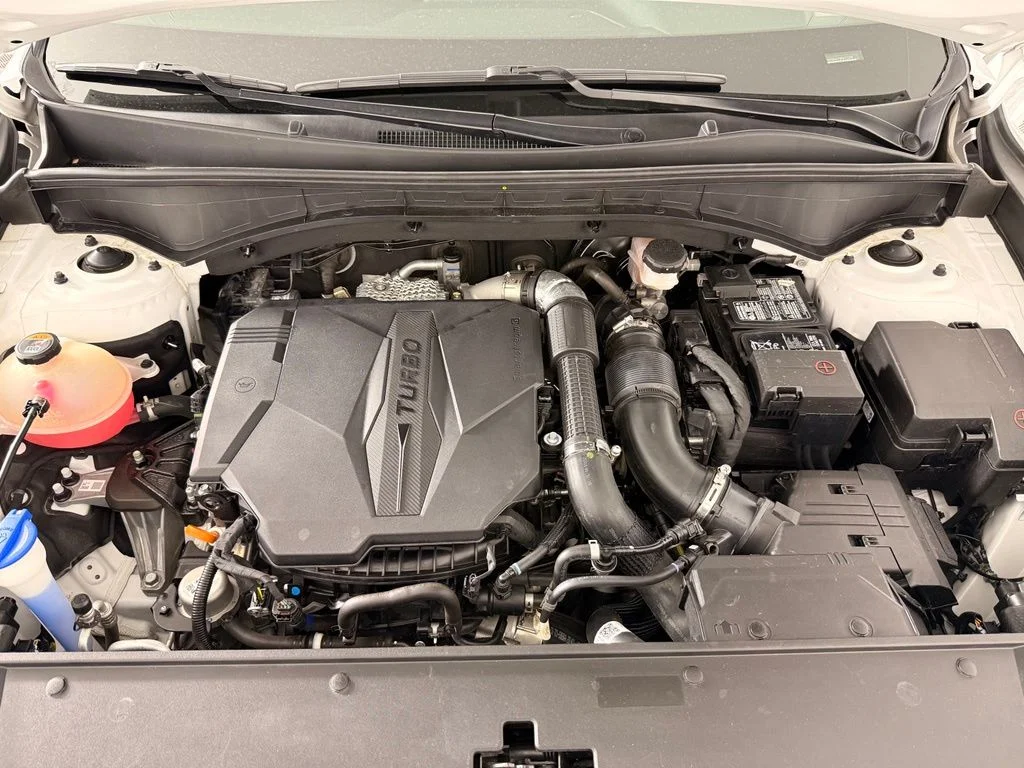 Used 2023 White Kia SX image 36