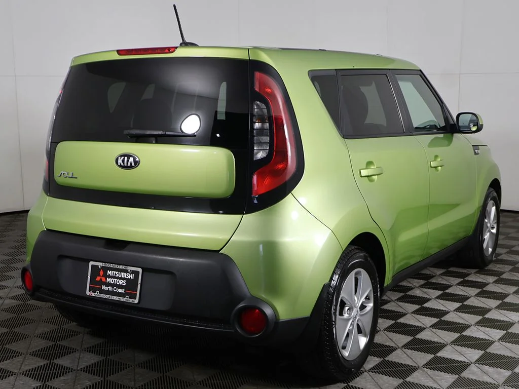 Used 2014 Green Kia Base image 5