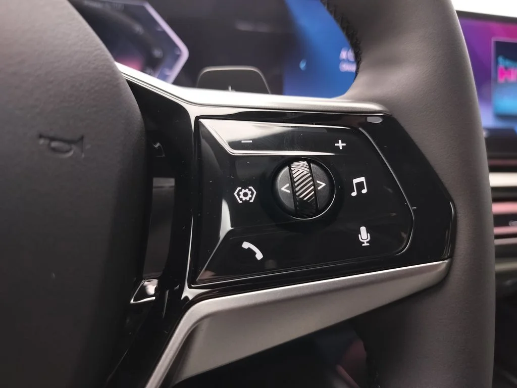 New 2027 Dark Graphite Metallic BMW 530i image 13
