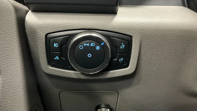 Used 2017 Oxford White Ford XL image 26