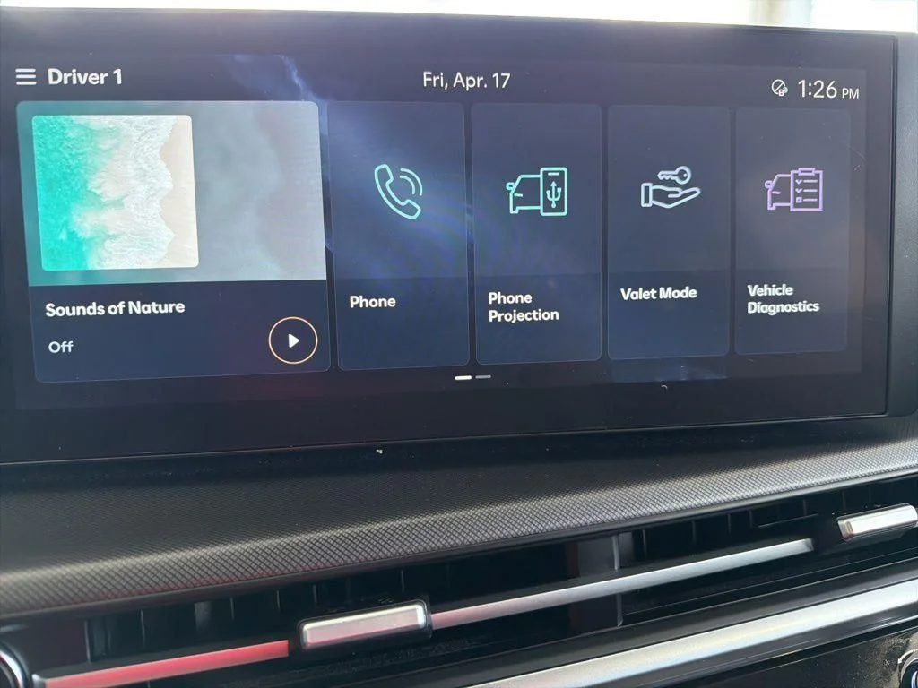 Used 2025 White Hyundai SEL image 10
