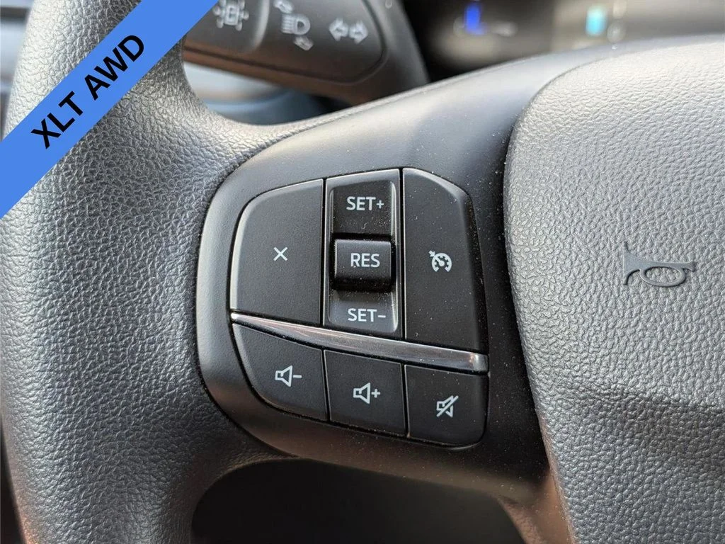 Used 2025 Shadow Black Ford XLT image 17