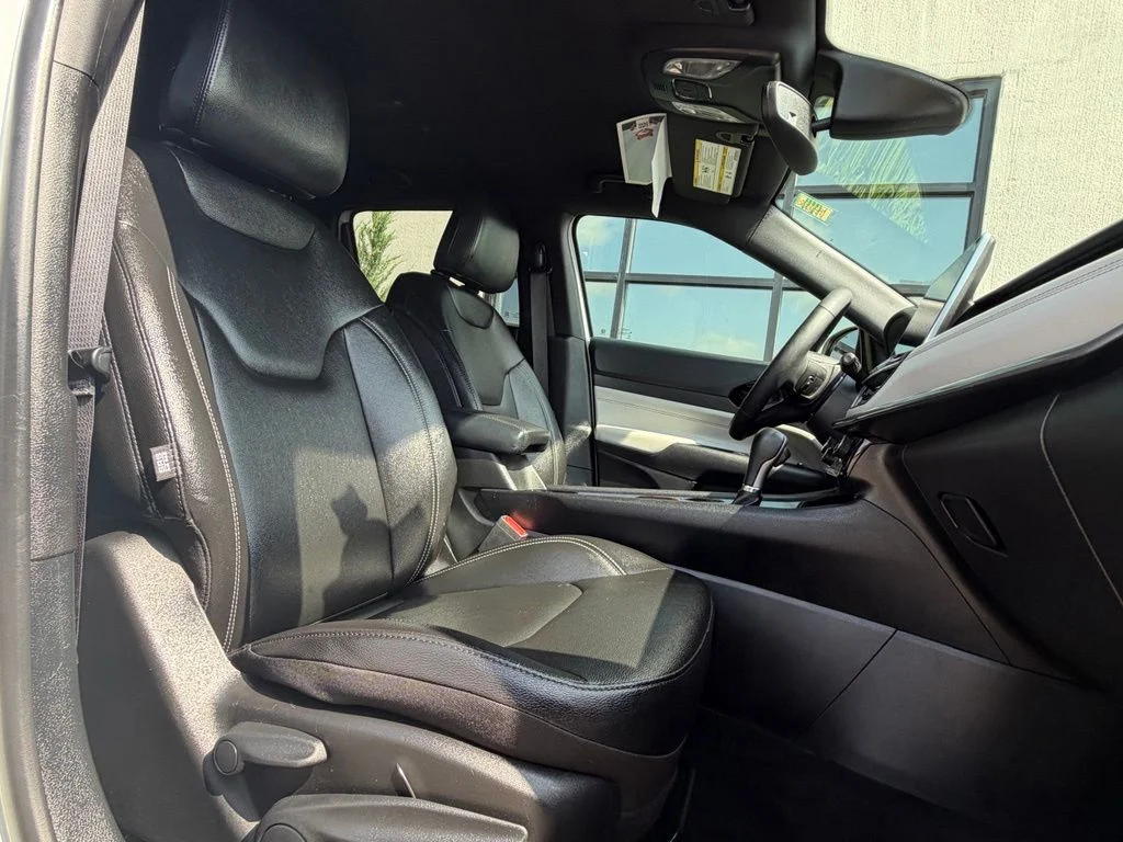 Used 2025 White Jeep Limited image 21