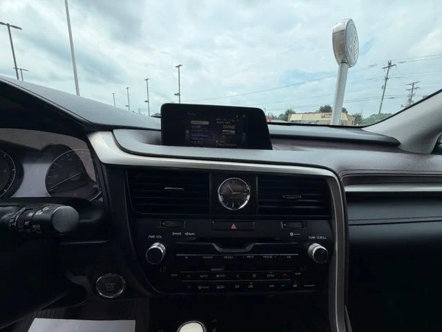 Used 2016  Lexus 350 image 18