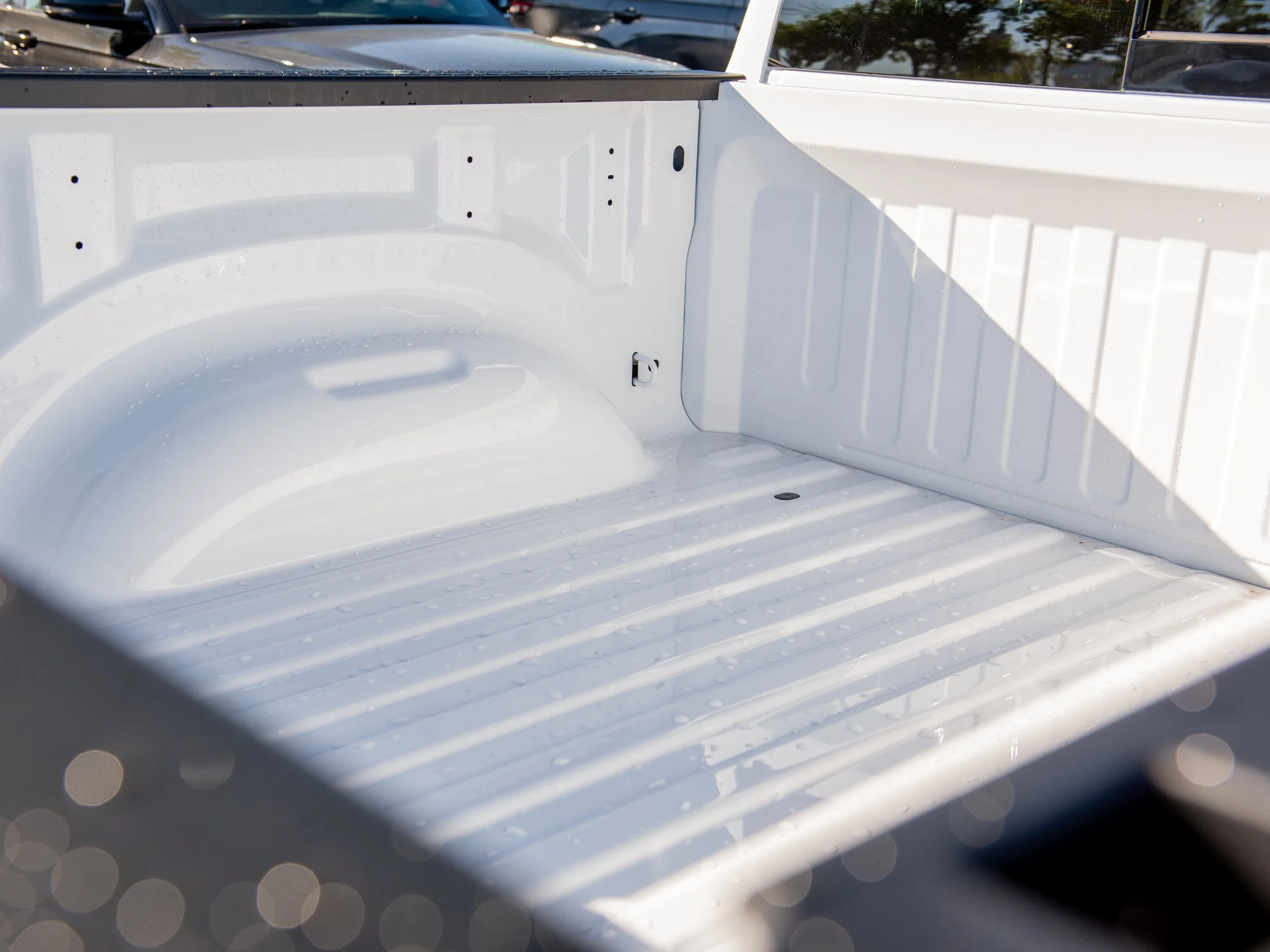 New 2026 White RAM Sport* Crew Cab 4x4, 5.7L HEMI V8, Panoramic Sunroof, 3.92 Rear Axle image 8