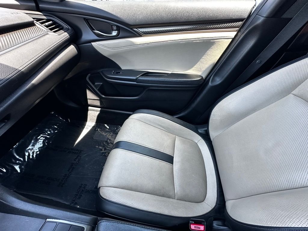 Used 2018  Honda Sport Touring image 25