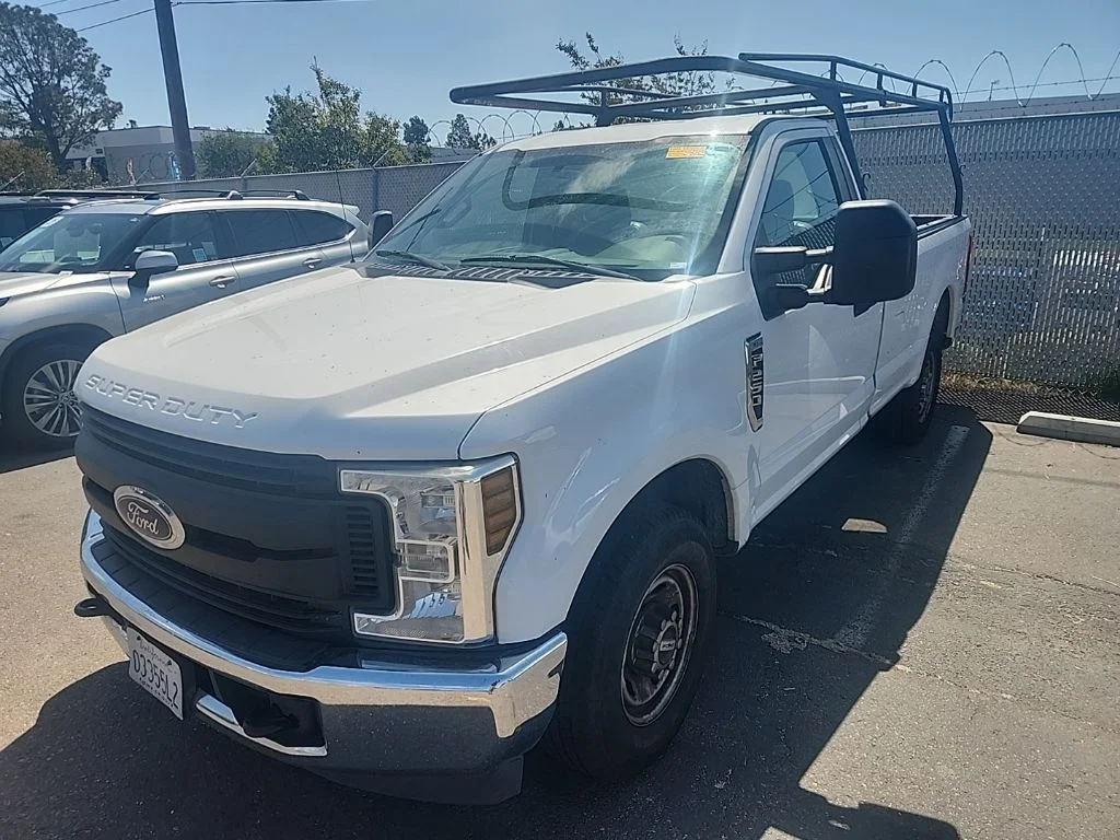 Used 2018 White Ford XL image 3