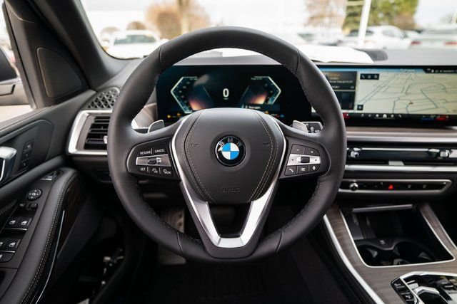 Certified Used 2026 Black Sapphire Metallic BMW xDrive40i image 29
