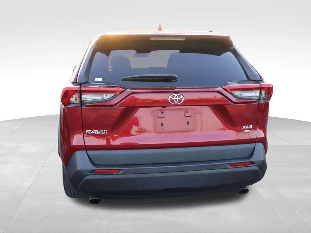 Used 2021 Red Toyota XLE image 17