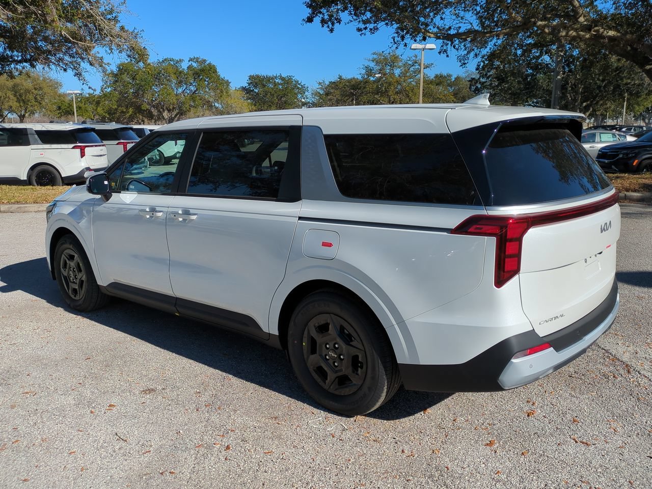 New 2026 Snow White Pearl Kia LXS image 6
