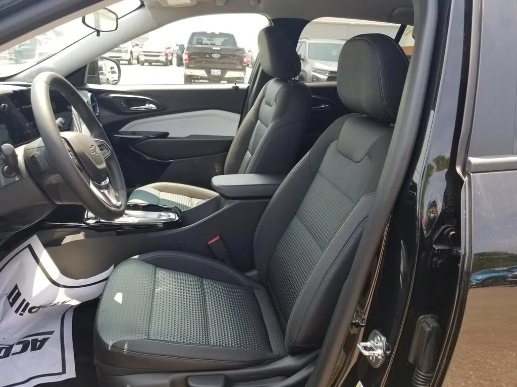 2026 Chevrolet Trax LT - Photo 15