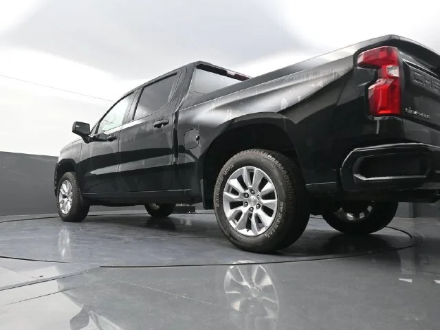 Used 2020  Chevrolet Custom image 35