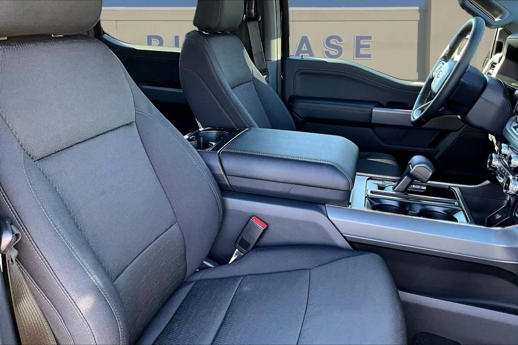 New 2026 Agate Black Metallic Ford XLT image 11