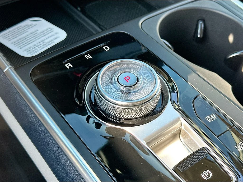 New 2026 Snow White Pearl Kia EX image 17