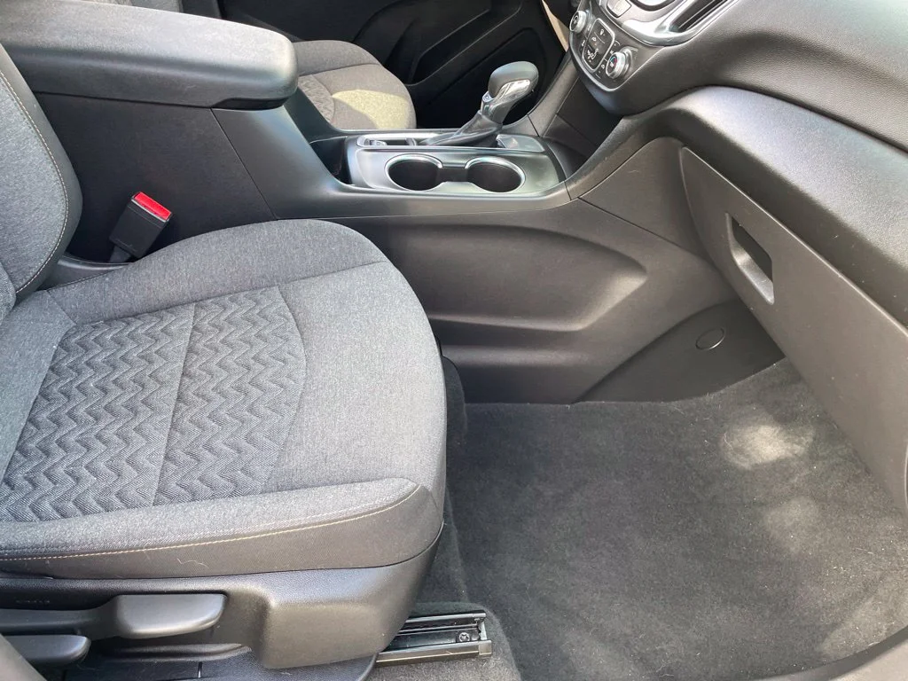Used 2022 White Chevrolet LT image 12