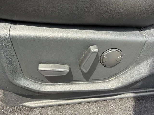 Used 2019 Silver Ford Lariat image 17