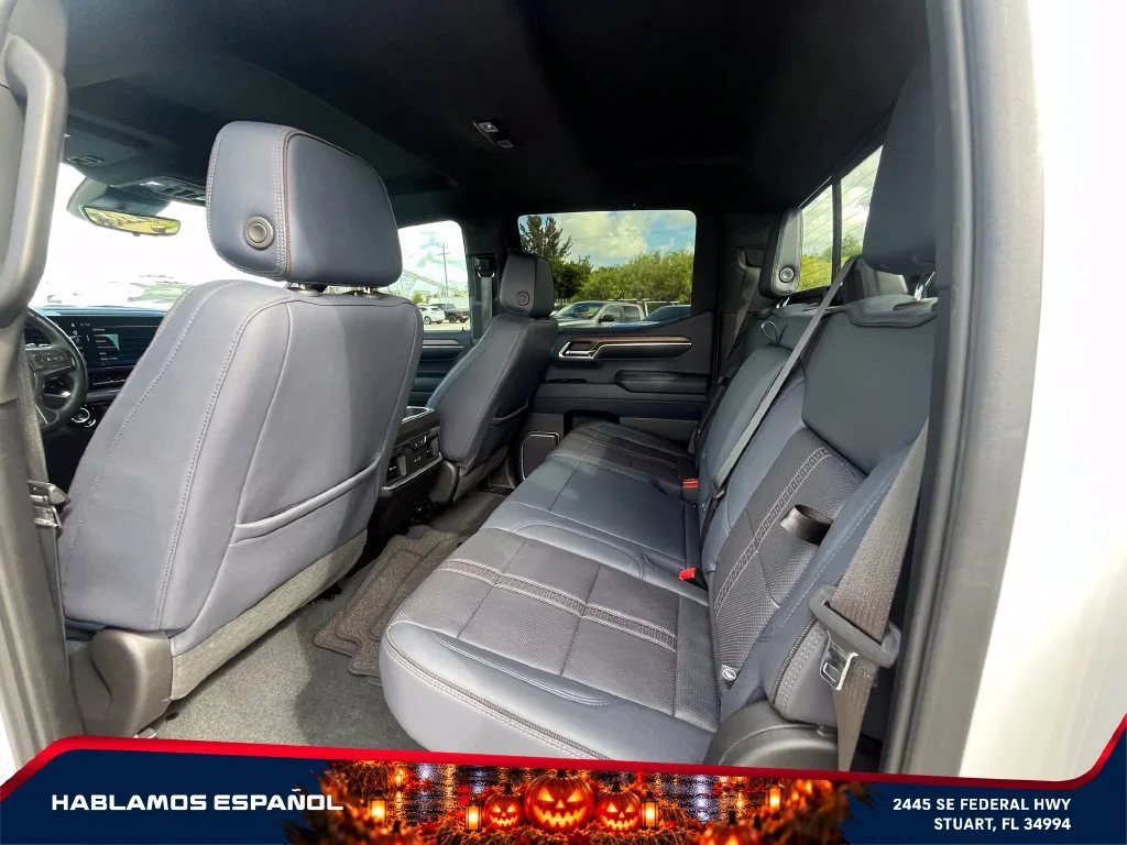 Used 2023 IRIDESCENT PEARL TRICOAT Chevrolet High Country image 12