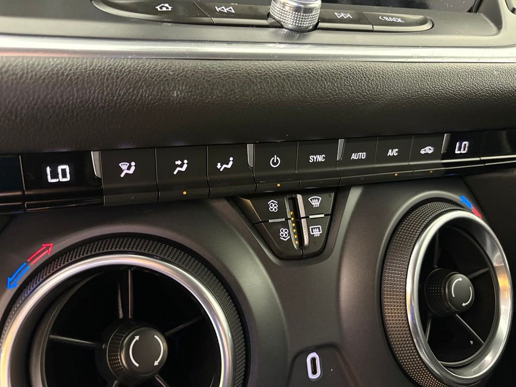 Used 2023 White Chevrolet LT image 31