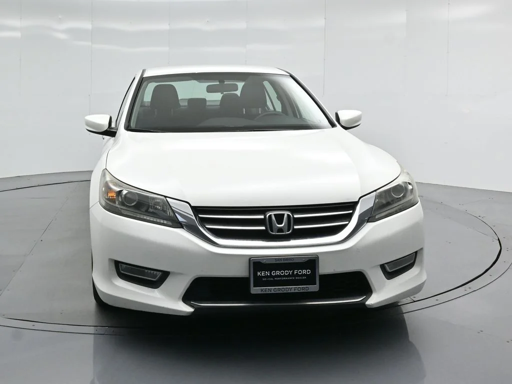 Used 2013  Honda Sport image 19