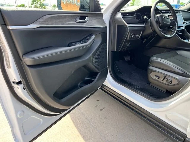 New 2026 Bright White Clearcoat Jeep Altitude image 14