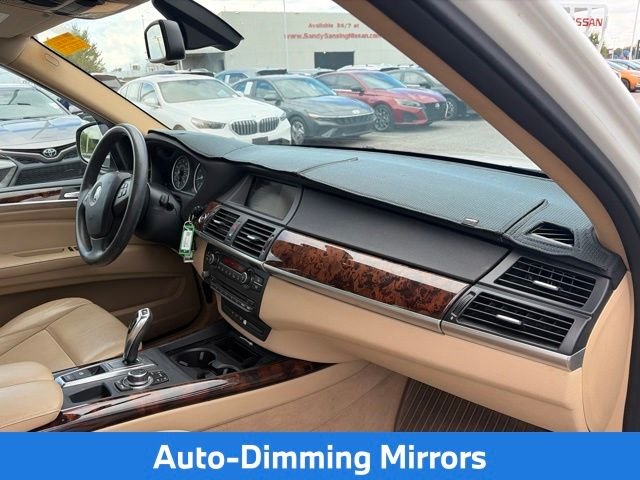Used 2011 White BMW xDrive35i image 11