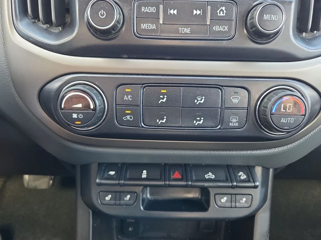 Used 2016 Gray Chevrolet Z71 image 18