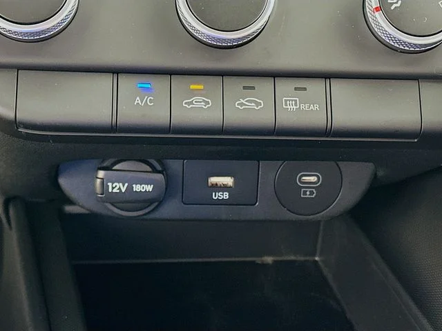 New 2026 Hyundai ELANTRA SE