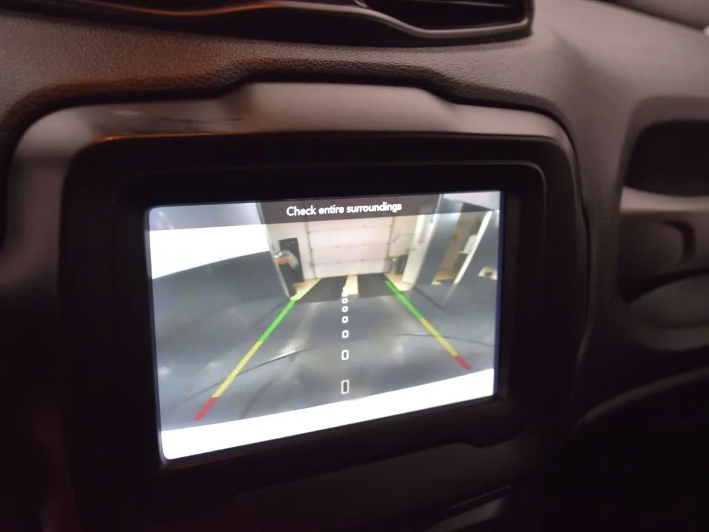 Certified Used 2021 White Jeep Latitude image 13