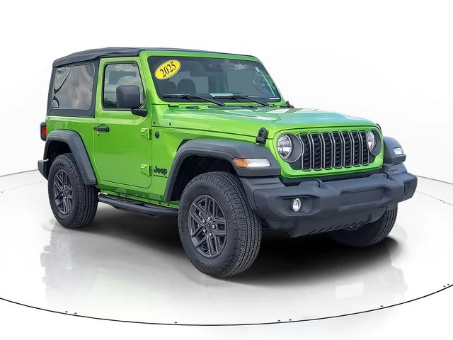 Used 2025 Green Jeep Sport S image 3