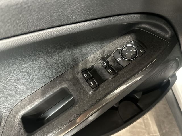Used 2020 Silver Ford SE image 19