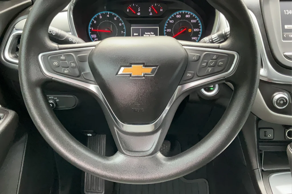 Used 2018 Green Chevrolet LS image 15