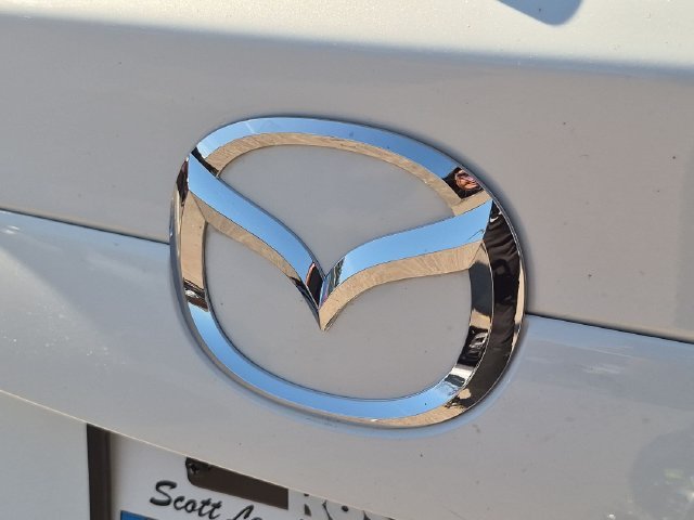 Used 2016 White Mazda Grand Touring image 28