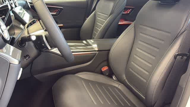 Used 2025 Polar White Mercedes-Benz GLC 350e image 27
