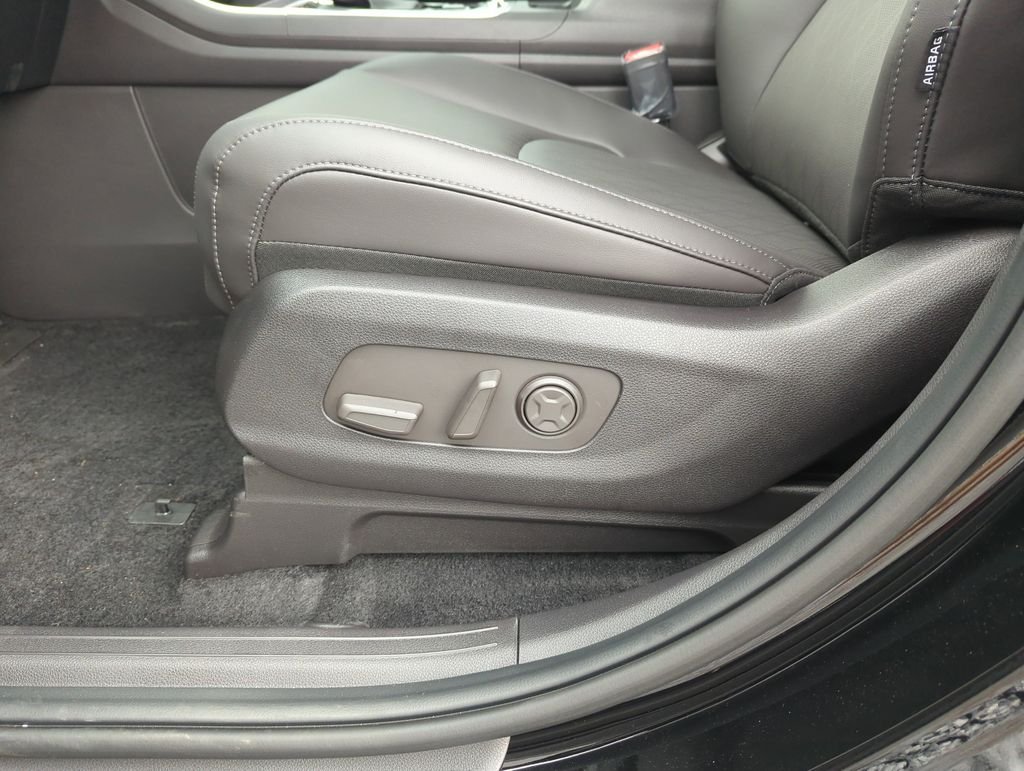 New 2026 Aurora Black Pearl Kia SX image 13