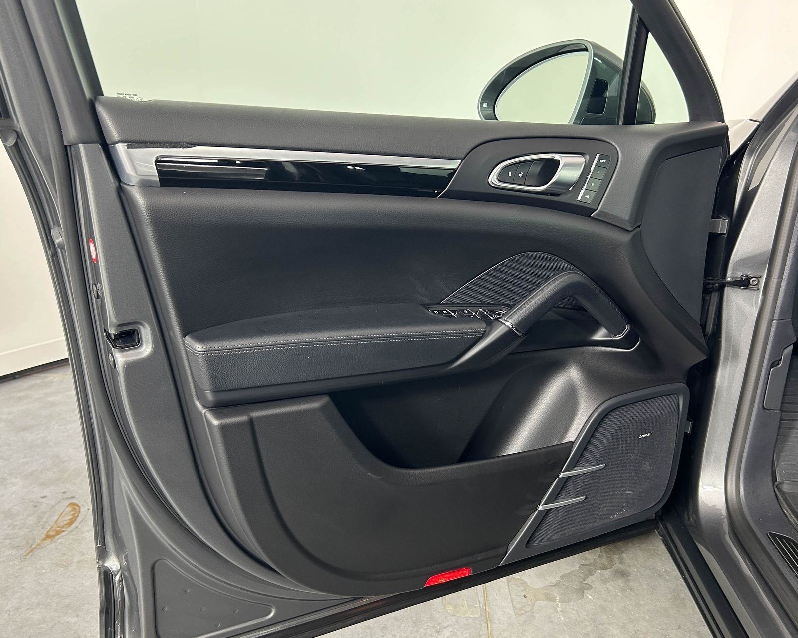Used 2018 Gray Porsche Base image 14