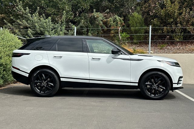 Certified Used 2026 White Land Rover Dynamic SE image 6