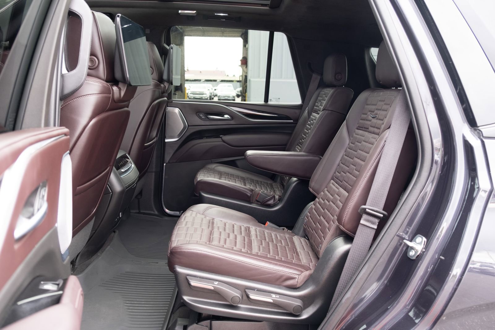 Used 2023 Galactic Gray Metallic Cadillac Sport Platinum image 21