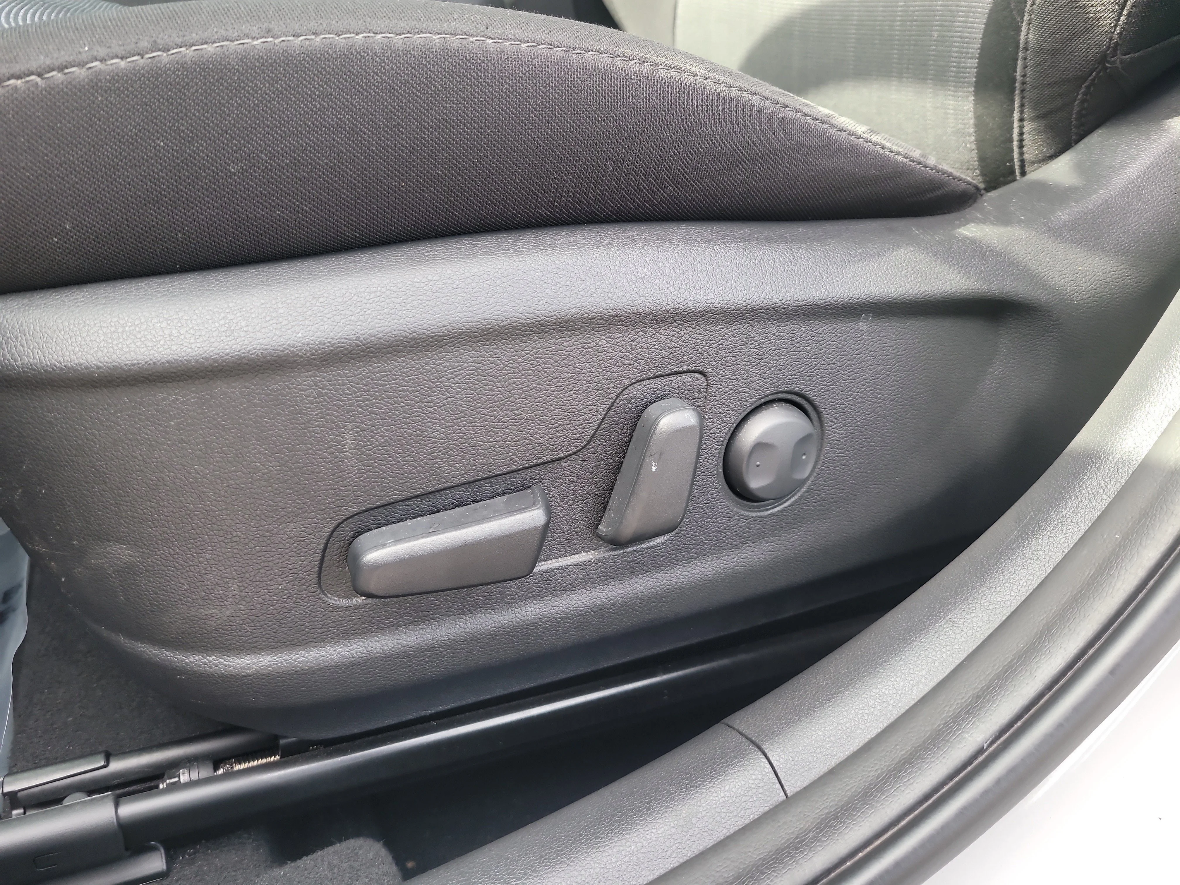 Used 2023 Cyber Silver Hyundai SEL image 17