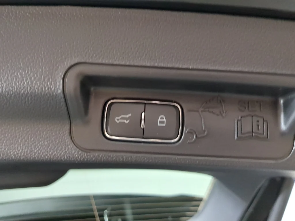 New 2026 Agate Black Metallic Ford Tremor® image 18