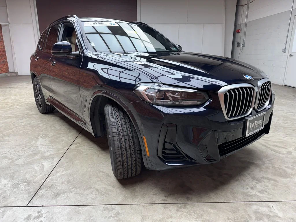 Used 2023 Black BMW xDrive30i image 6