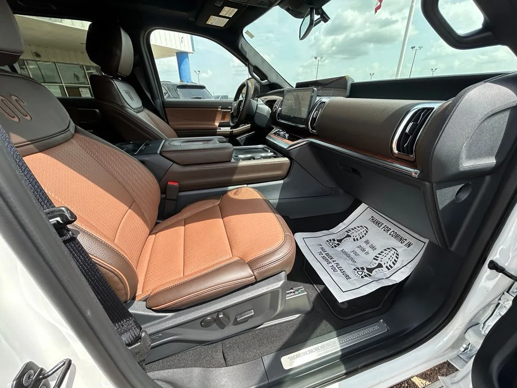 New 2027 Star White Metallic Tri-Coat Ford MAX King Ranch® image 24