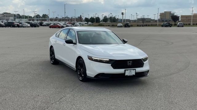 Certified Used 2025 Platinum White Pearl Honda SE image 36